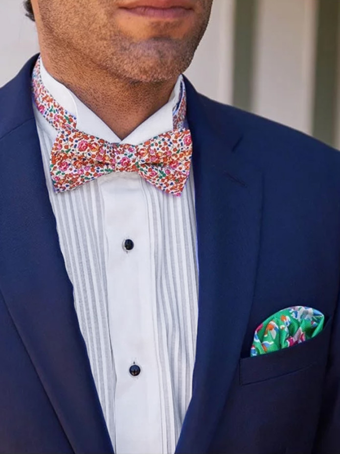 Pochetzakje pak met groene bloemen