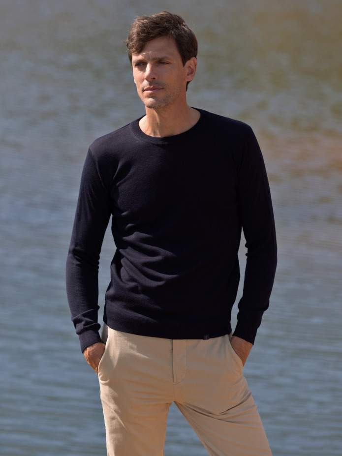 pull_col_rond_laine_vierge_bleu_marine