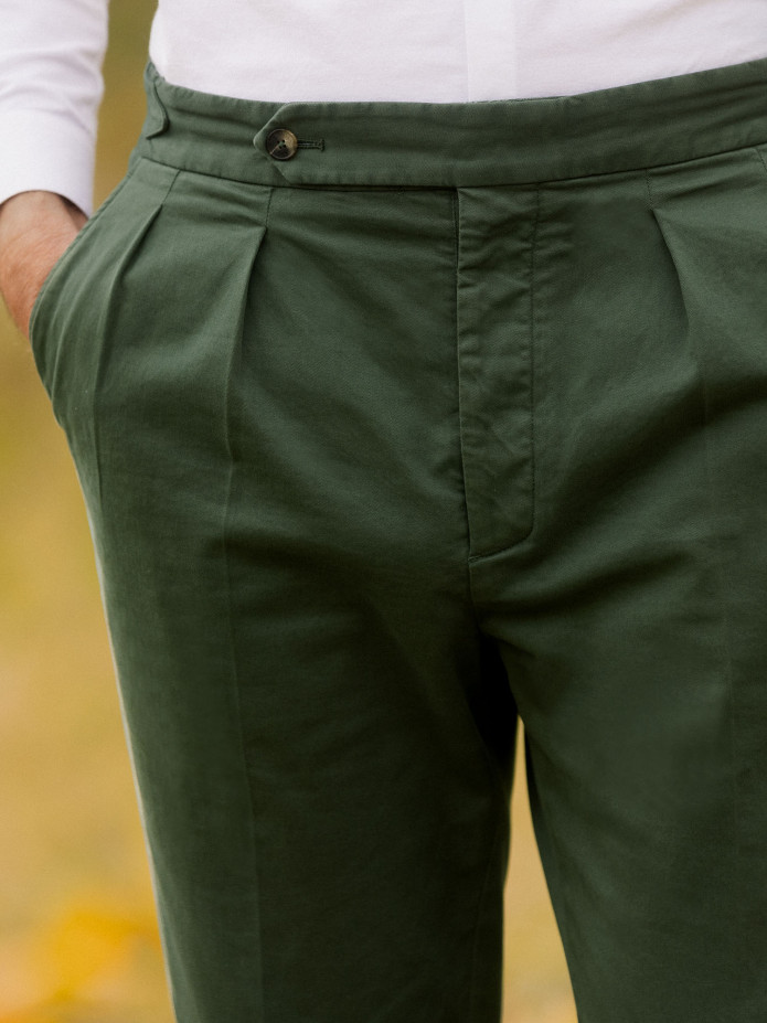 Tijmgroene chino pantalon met plooien en hoge taille