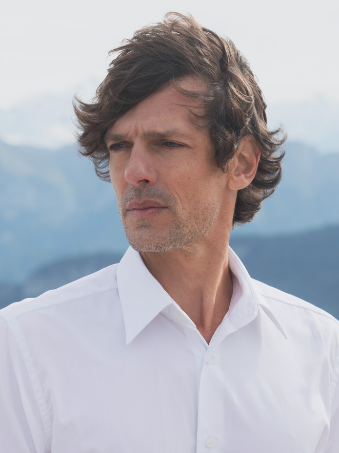 Klassiek overhemd met Franse kraag in wit popeline