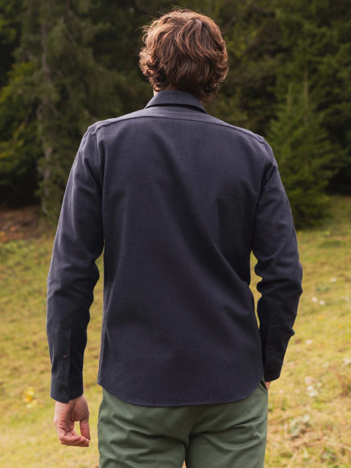 Donkerblauw overhemd van dikke flanel met Italiaanse kraag
