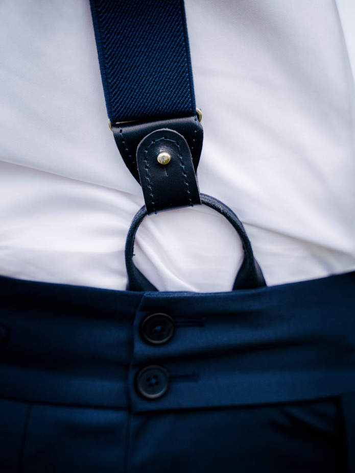 Marineblauw bretels voor heren met knopen