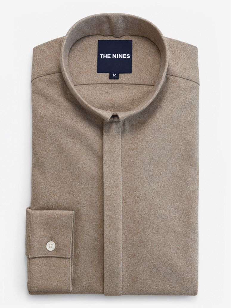 Overhemd met omgekeerde kraag in beige flanel