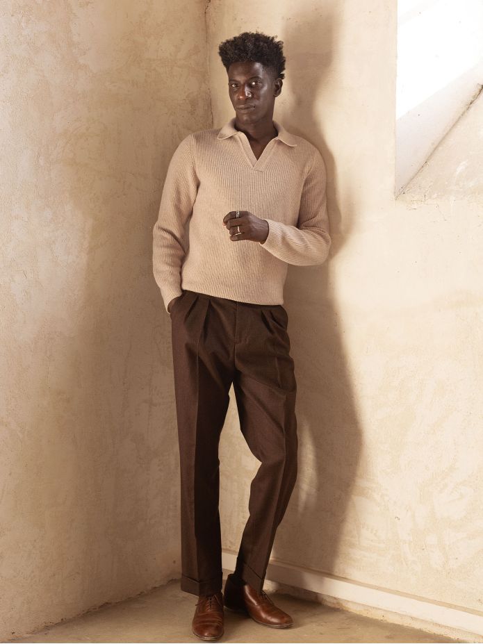 Gebreide trui met beige Engelse polokraag Finn