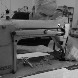 De vervaardiging van onze leren handschoenen